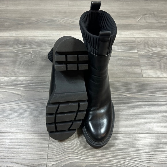ZARA Black Platform Lug Sole Boots Chunky Pull-On Ankle Booties Size 8 - Picture 5 of 5
